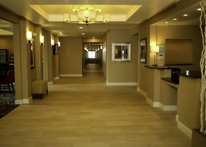 Holiday Inn Express & Suites Marion Northeast By Ihg